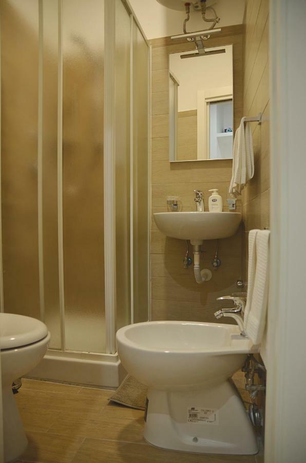 Via Toledo 51 Apartment Napoli Bagian luar foto